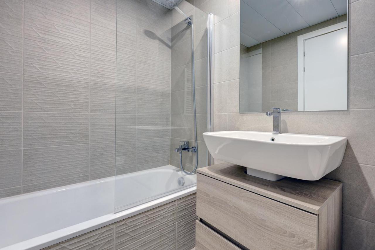 Stylish 2 Bedroom Apartment In Estepona Old Town Extérieur photo